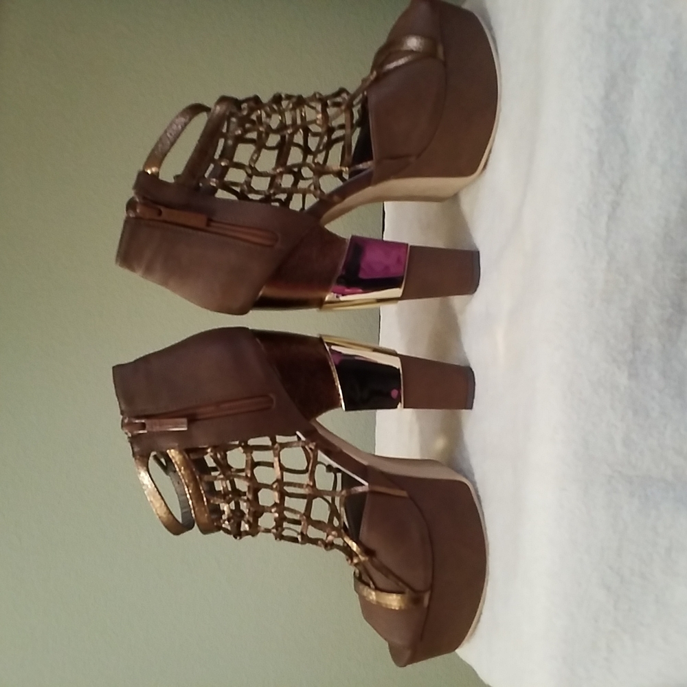 Michael Antonio Studio Platform Shoe Size 7